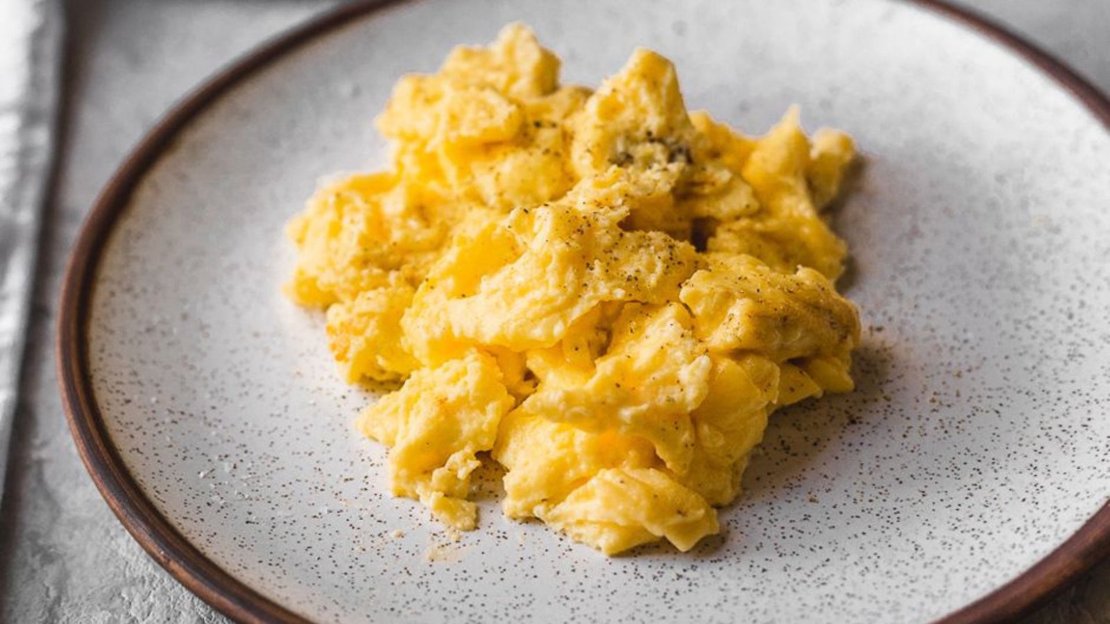 How to Make the Perfect Scrambled Eggs(1)