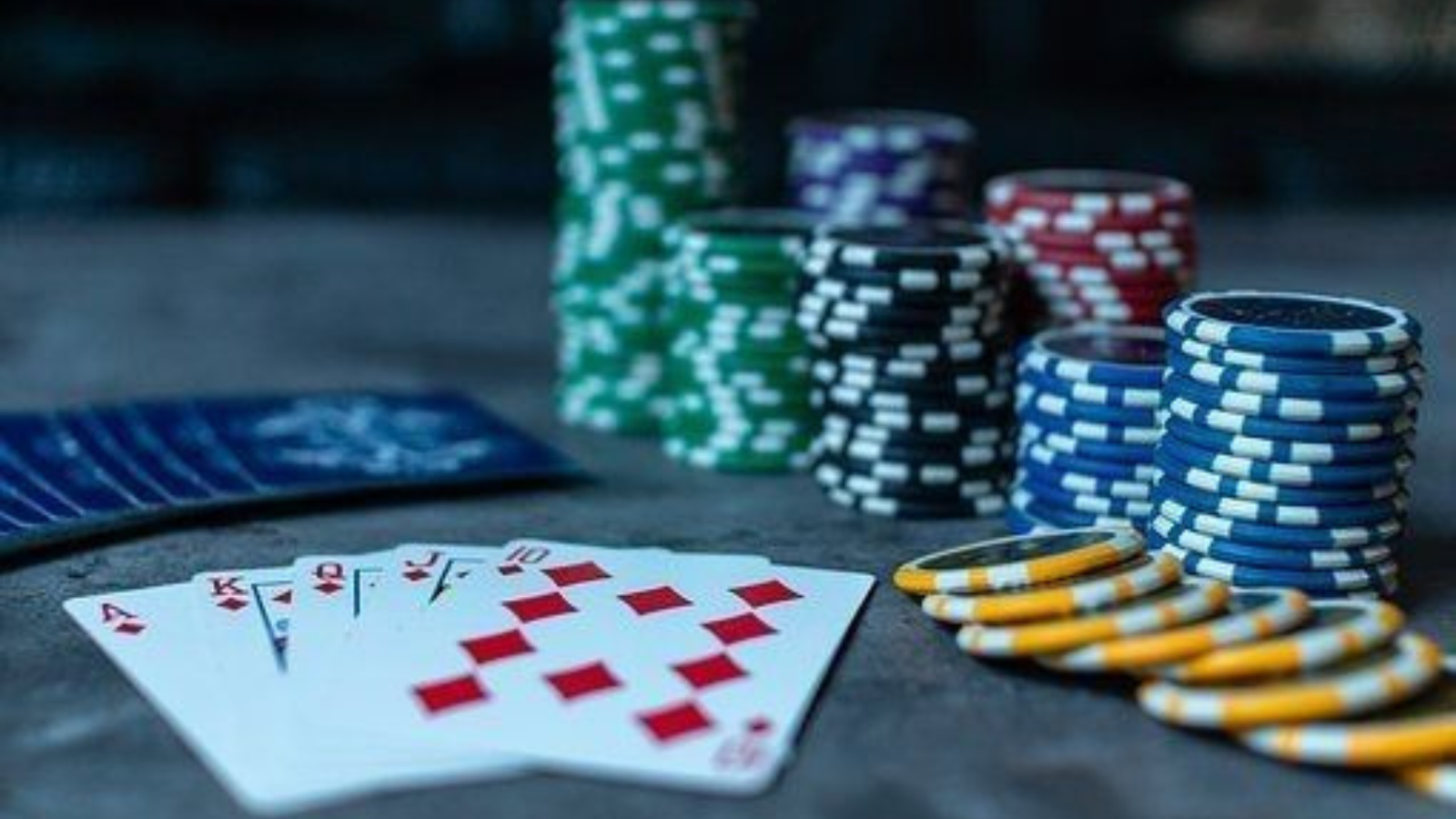 Crown Play Casino Mobile App Versus Browser Experience